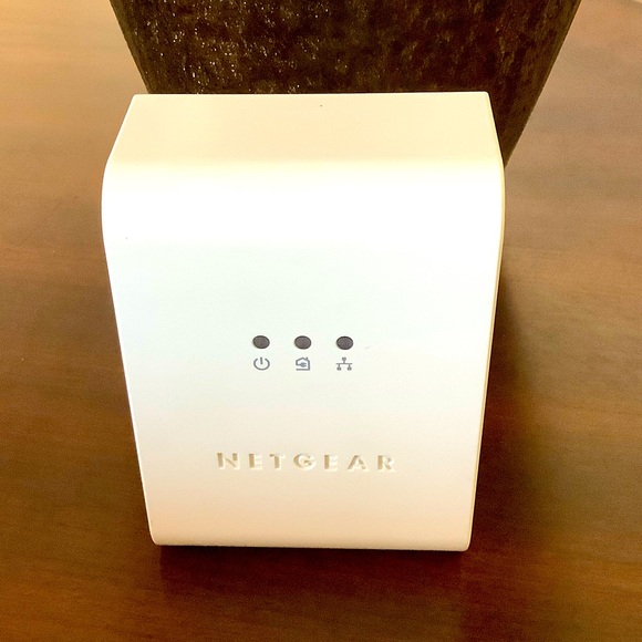 NETGEAR Xet1001 Powerline Network Adapter - Picture 3 of 7